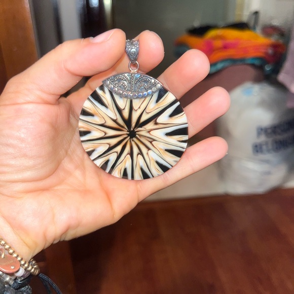 Shell SS pendant - Picture 4 of 4